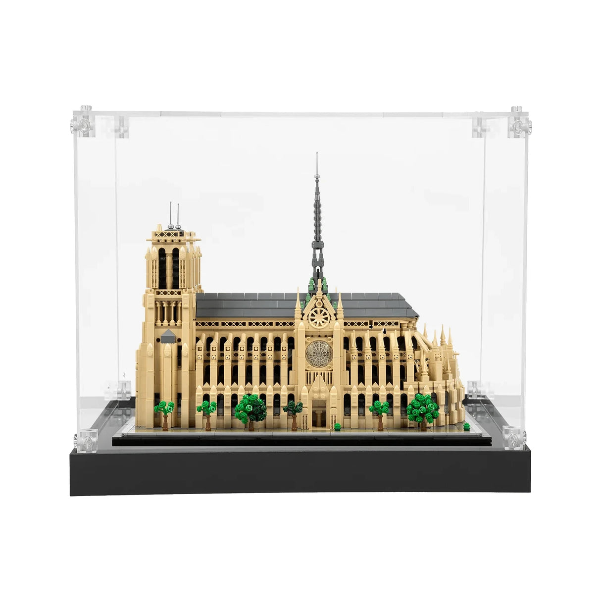 Modell der Kathedrale Notre-Dame in einer transparenten Vitrine