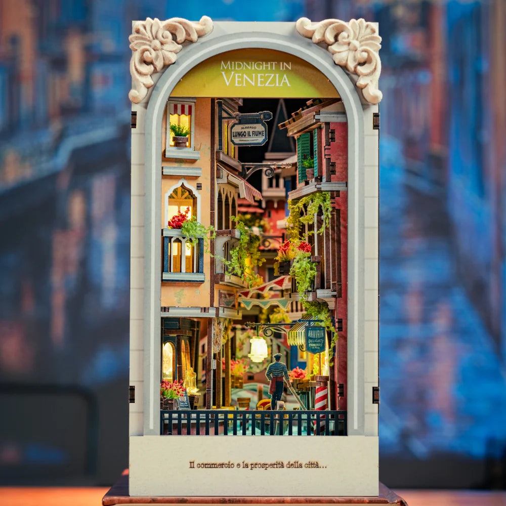 Anavrin Midnight in Venezia Book Nook Kit beleuchtet