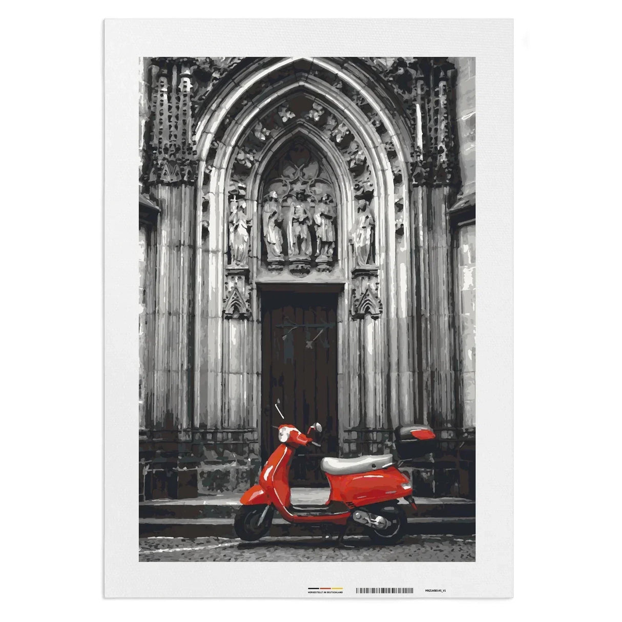 Roter Roller vor einem schwarz-weißen gotischen Kirchenportal