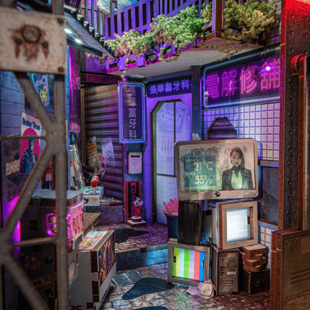 Miniatur-Gasse im Cyberpunk-Stil mit Neonlichtern und Bildschirmen