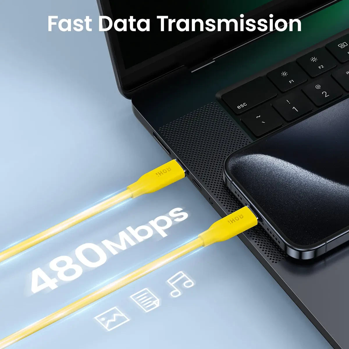 Gelbes USB-Kabel verbindet Laptop und Smartphone für schnelle Datenübertragung mit 480 Mbit/s