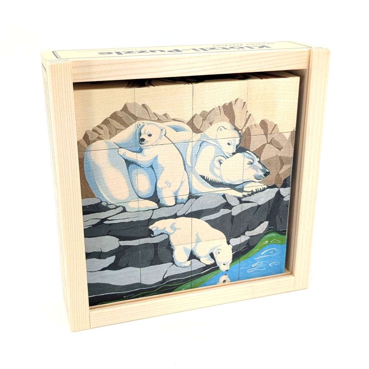 Holzpuzzle mit Eisbärenfamilie am Wasser