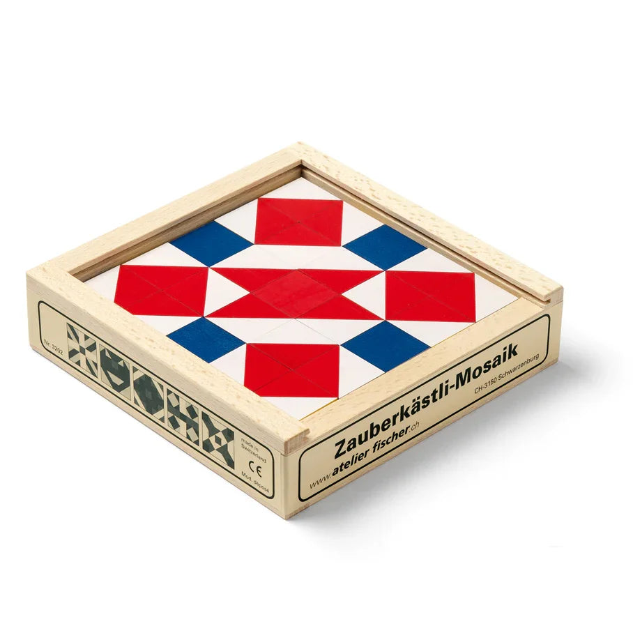 Holzkasten mit rot blau weissem Mosaikspiel aus Holz