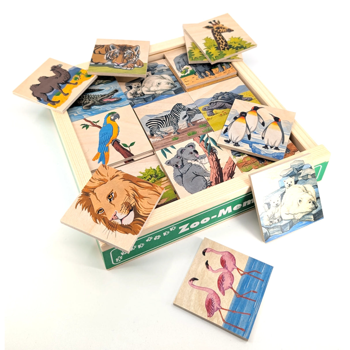 Zoo-Memory-Spiel mit Holzkästchen und Tierbildern wie Löwe, Zebra, Koala, Pinguine, Giraffe, Tiger, Krokodil, Kamel