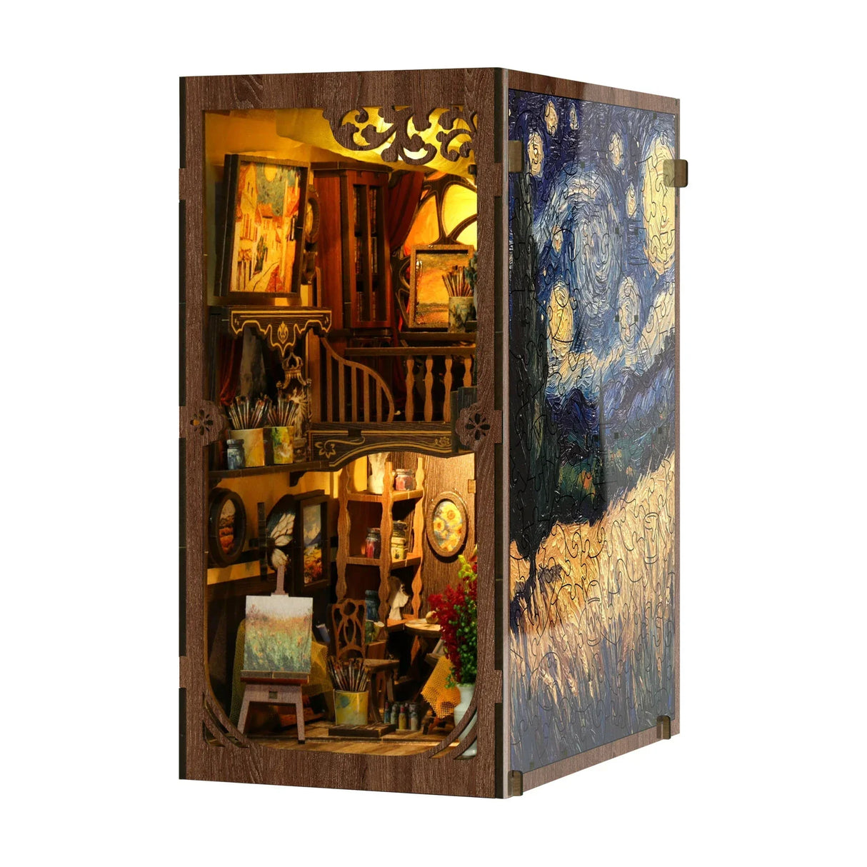 Diorama eines Künstlerateliers mit Van Goghs Sternennacht als Seitenwand