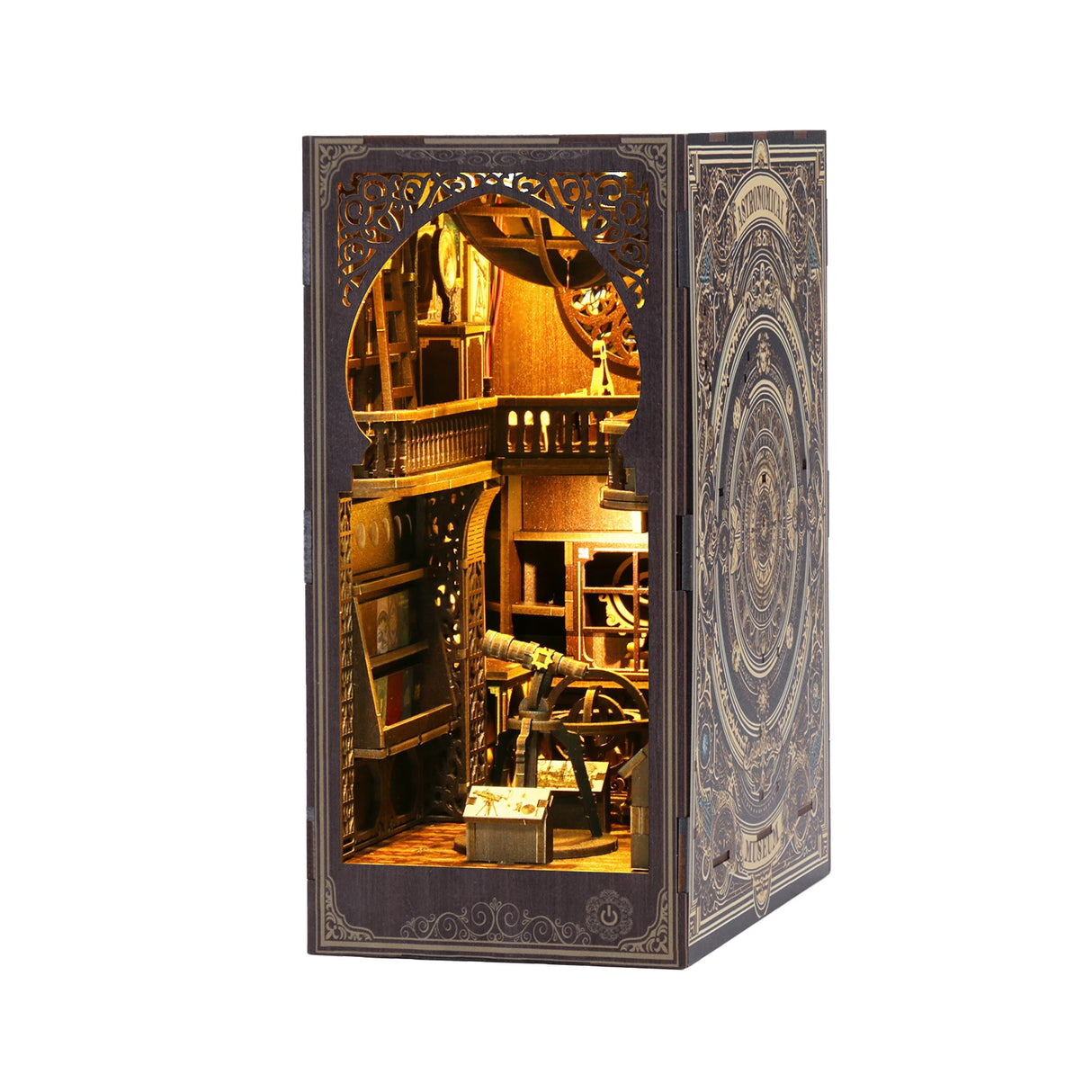 Miniatur-Bücherregal mit Teleskop und komplizierten Mustern