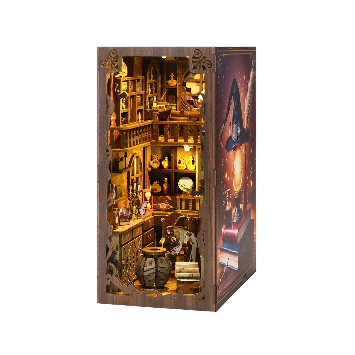 Hexen-Diorama-Bücherregal-Einsatz mit Tränken, Büchern und einer Hexe, die an einem Kessel arbeitet