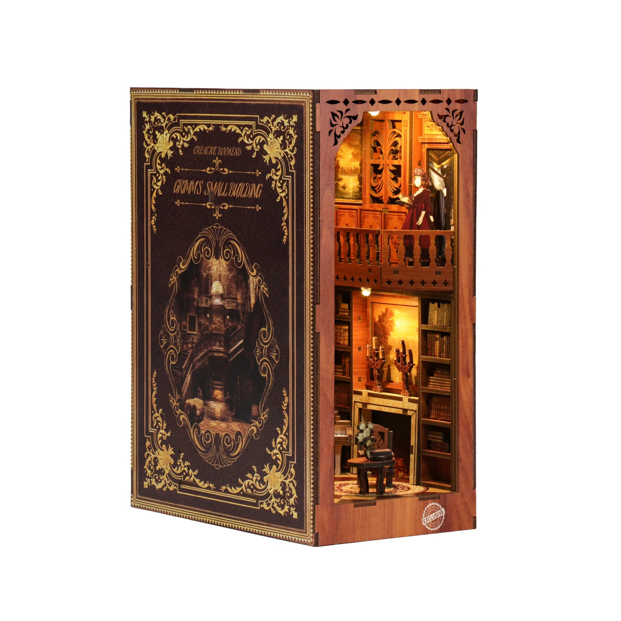 Bücherregal-Einsatz mit Miniatur-Diorama eines zweistöckigen Raumes mit Bücherregalen und Möbeln