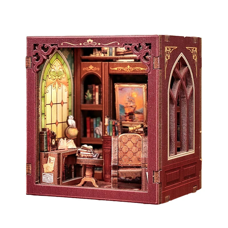 Miniatur-Bücherregal-Einsatz mit gotischem Design, Buntglasfenster, Schreibtisch, Stuhl und Büchern
