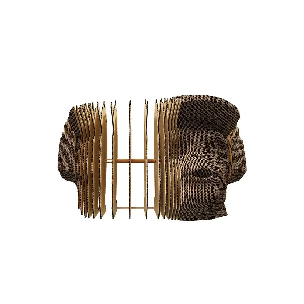 Skulptur eines Kopfes aus geschichteter Wellpappe