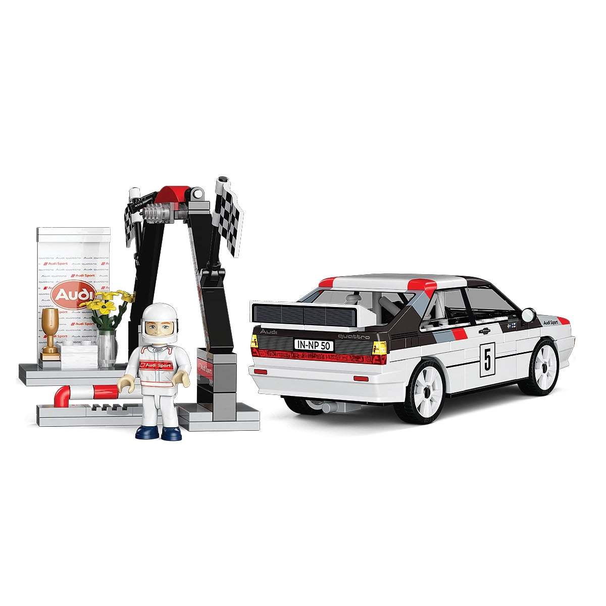 Audi Sport Quattro S1 Bausatz mit Rennfahrerfigur und Ziellinie