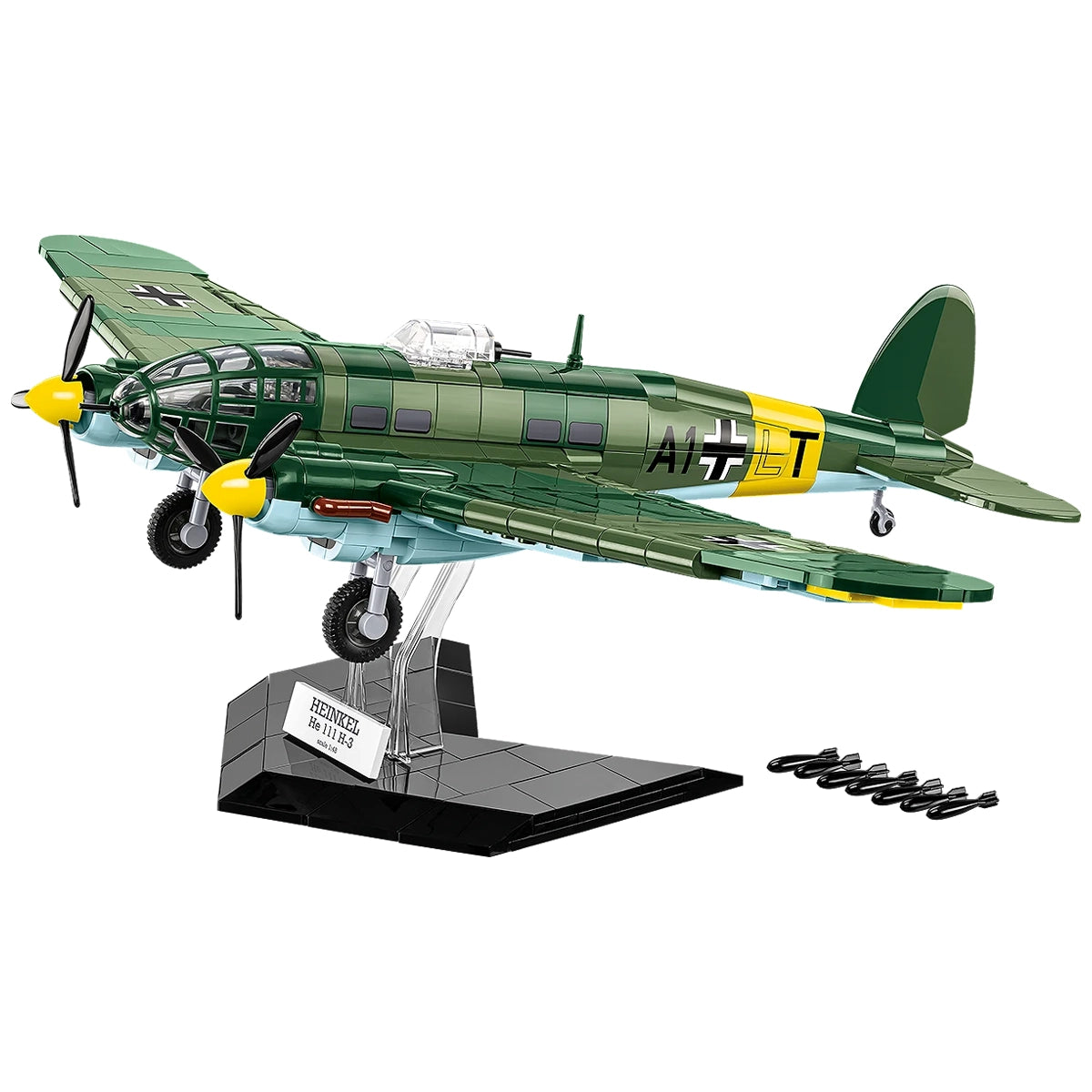 Modell eines Heinkel He 111 H-3 Bombers auf einem Ständer mit Bomben