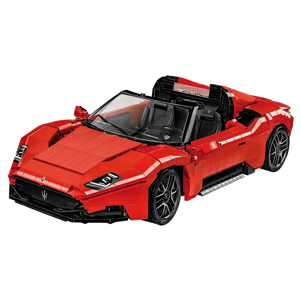 Rotes Spielzeugauto aus Bausteinen mit schwarzem Innenraum und schwarzen Rädern