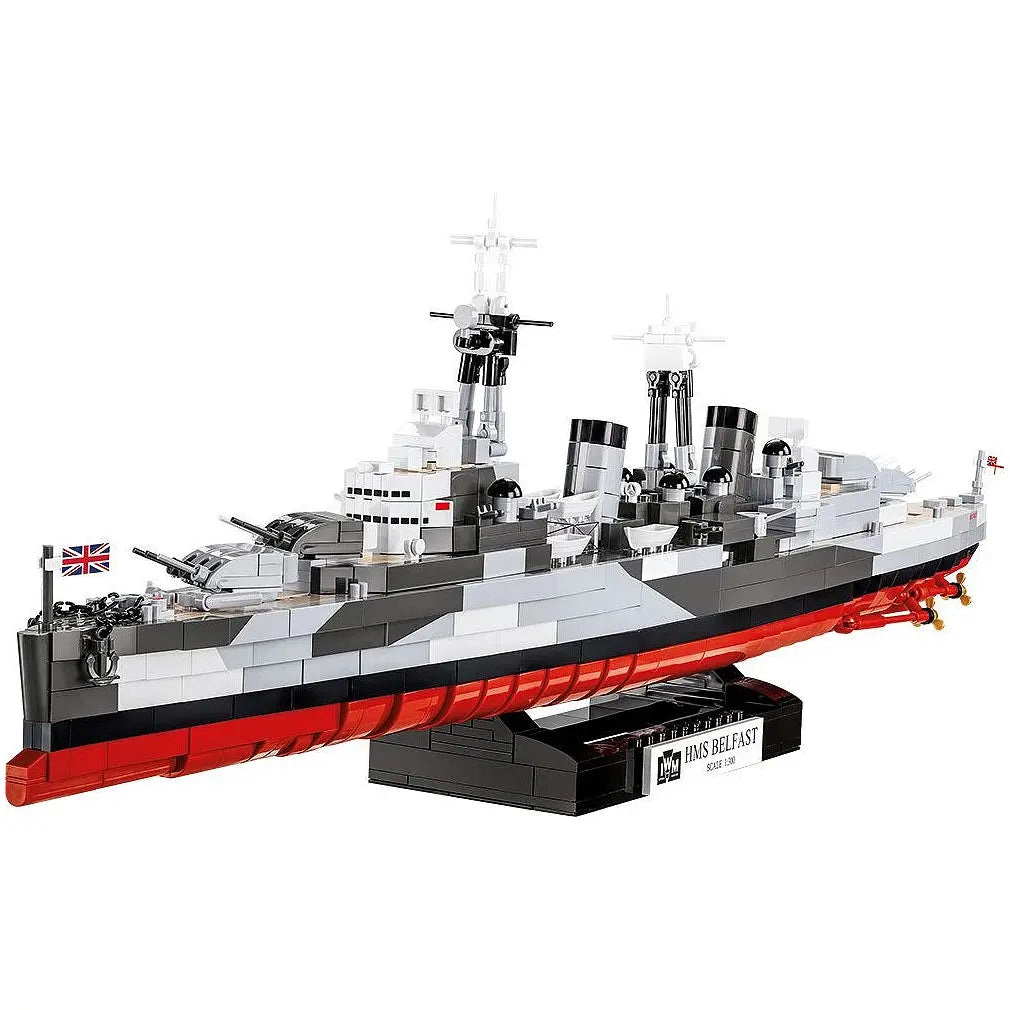 Modellbausatz des Kreuzers HMS Belfast aus Bausteinen