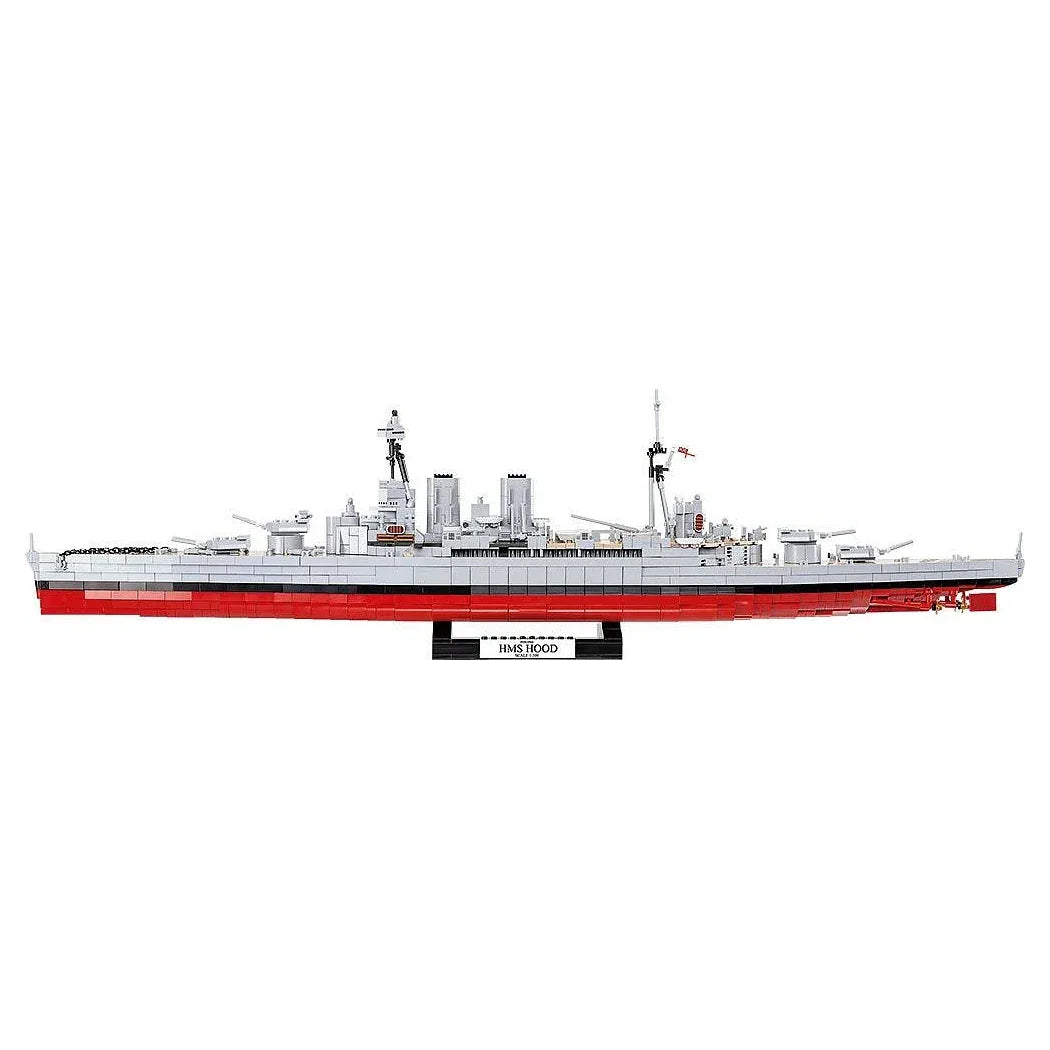 Modell des Schlachtschiffs HMS Hood aus Bausteinen