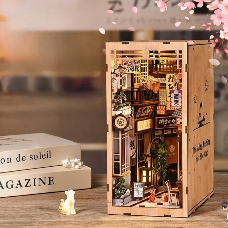 Miniatur-Bücherregal-Einsatz mit japanischer Gasse, beleuchtet, mit Katzenfiguren und Büchern