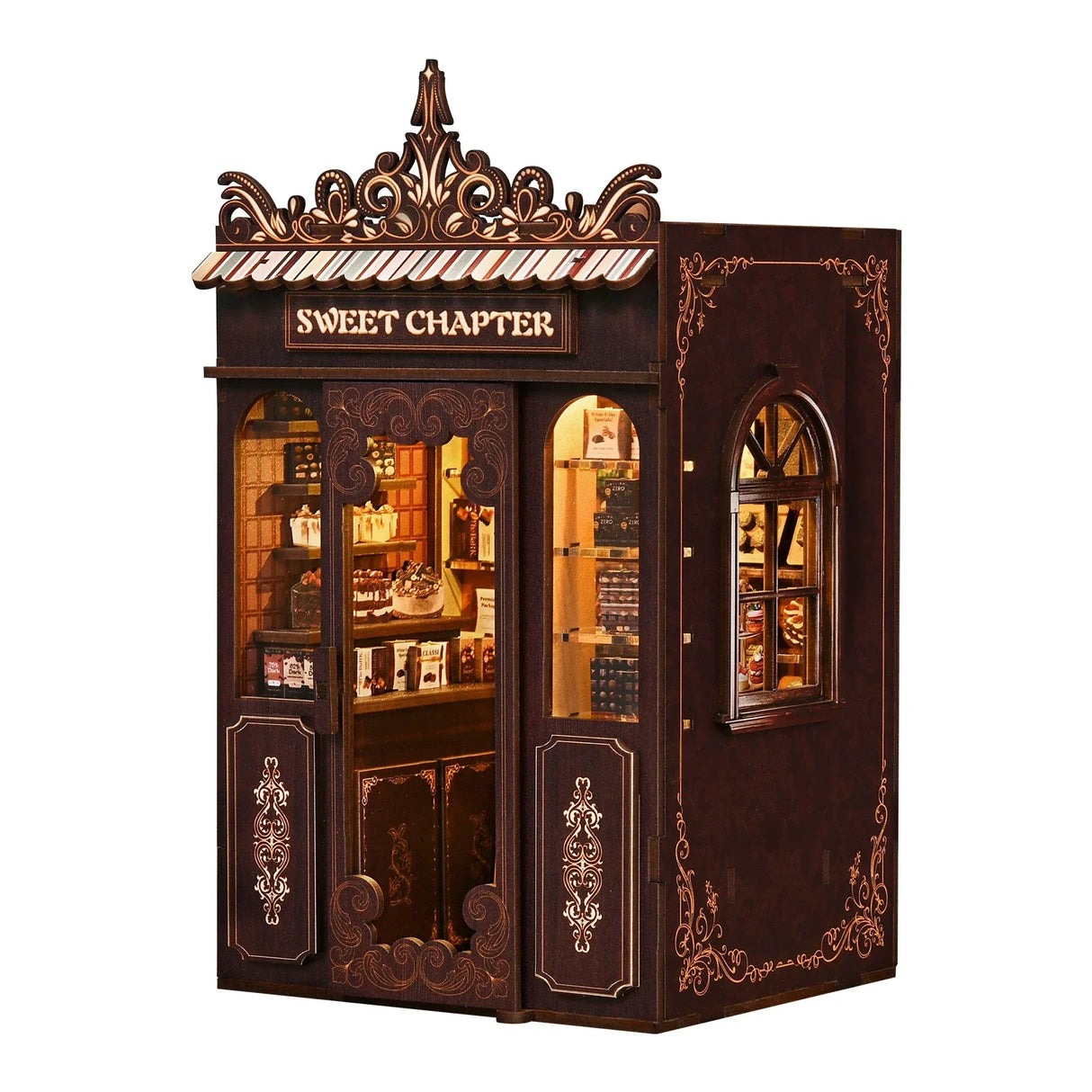 Miniatur-Schokoladenladen mit der Aufschrift „Sweet Chapter“ auf dem Schild
