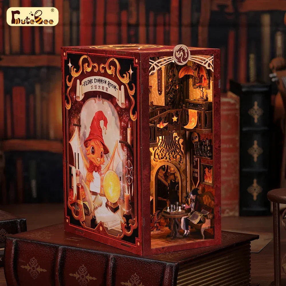 Miniatur-Bücherregal-Einsatz mit Drachenmotiv und beleuchtetem Innenraum