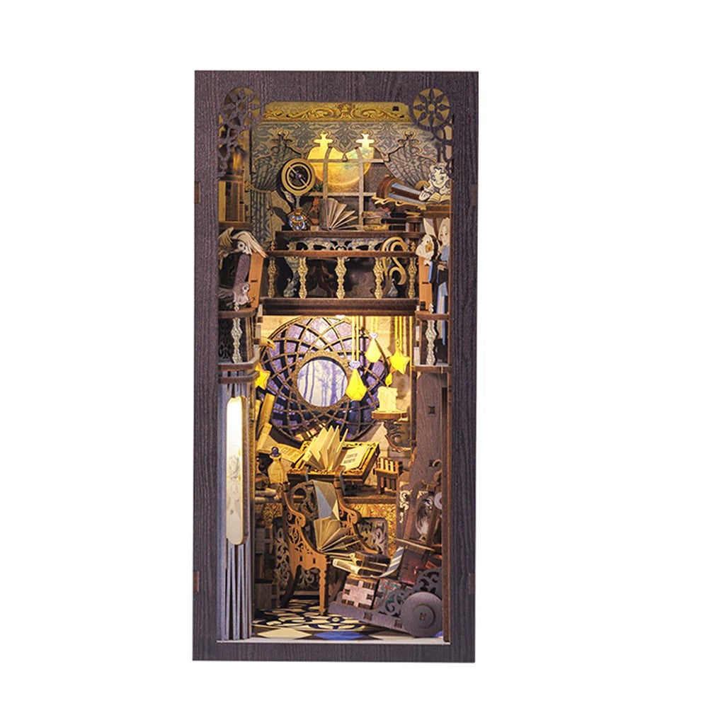 Miniatur-Bücherregal-Einsatz mit detaillierter Bibliotheksszene