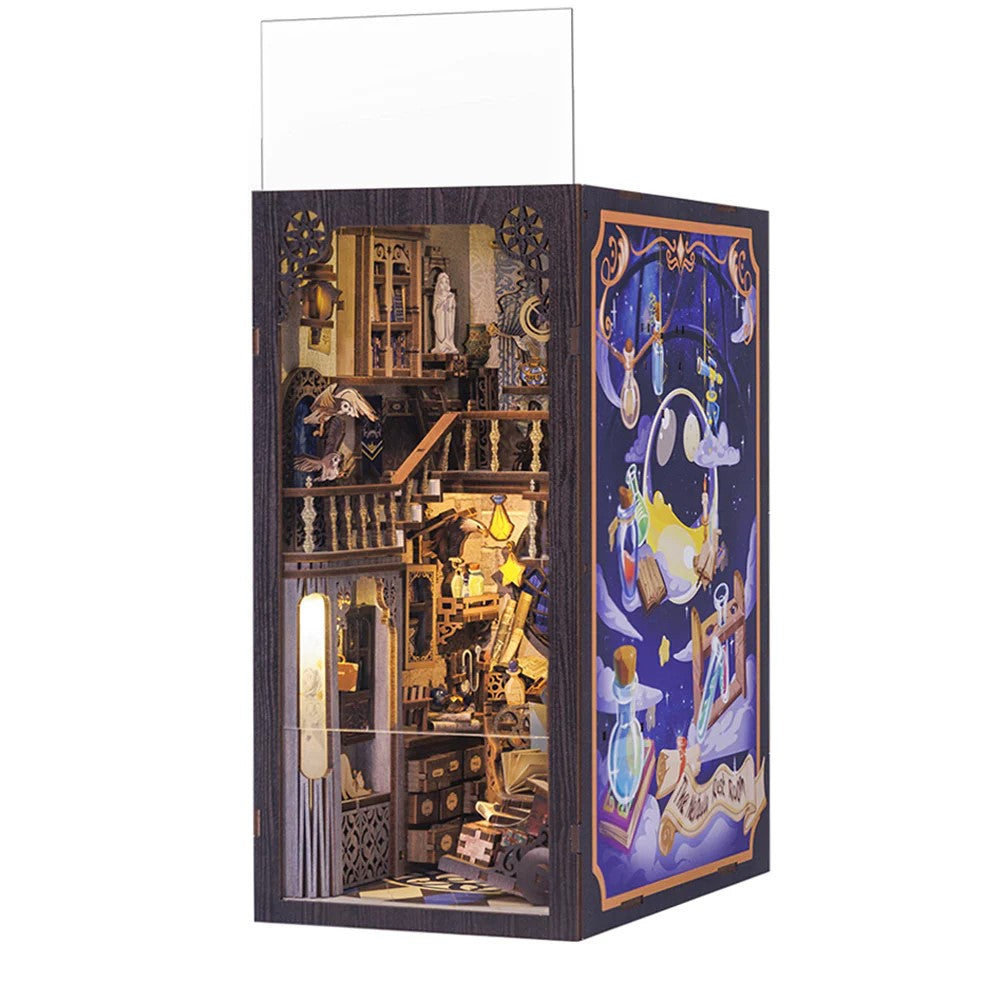 Miniatur-Bücherregal-Einsatz mit beleuchtetem Innenraum und magischem Wandbild