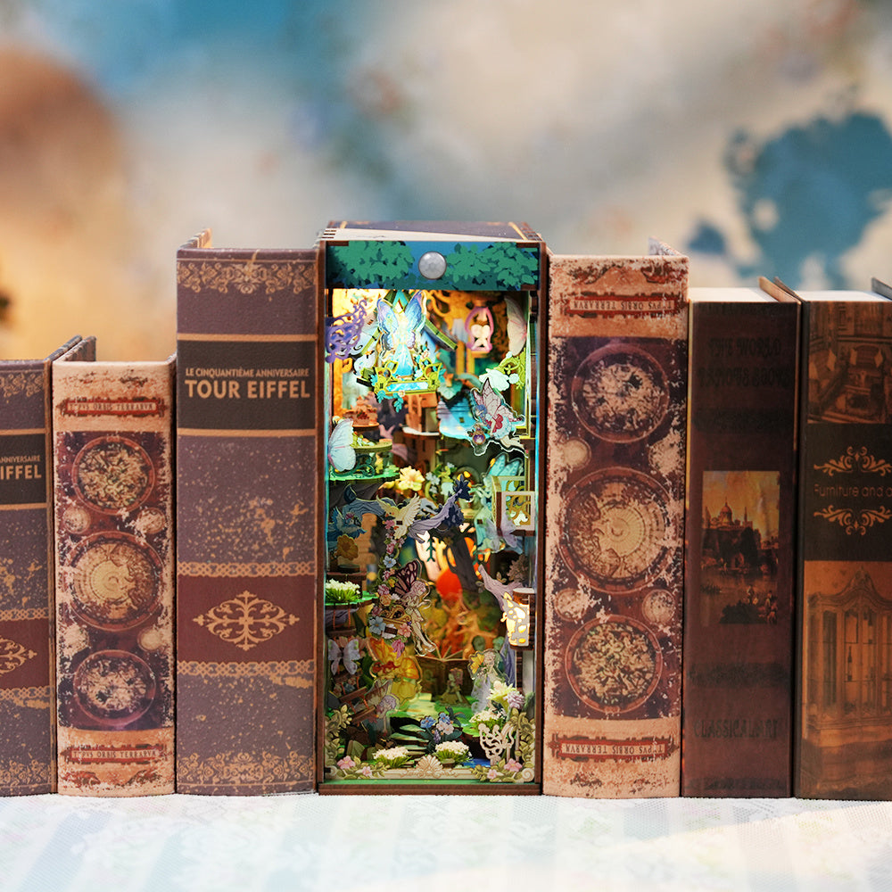Beleuchtetes Bücherregal-Einsatz-Diorama mit Feen und Schmetterlingen