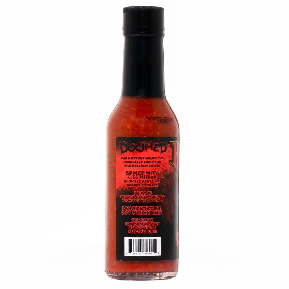 Rückseite der Doomed Hot Sauce Flasche mit rotem Etikett und schwarzer Schrift