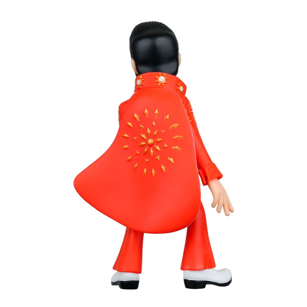 Rückansicht einer Elvis-Figur in rotem Anzug mit Umhang und goldenen Sonnenmustern