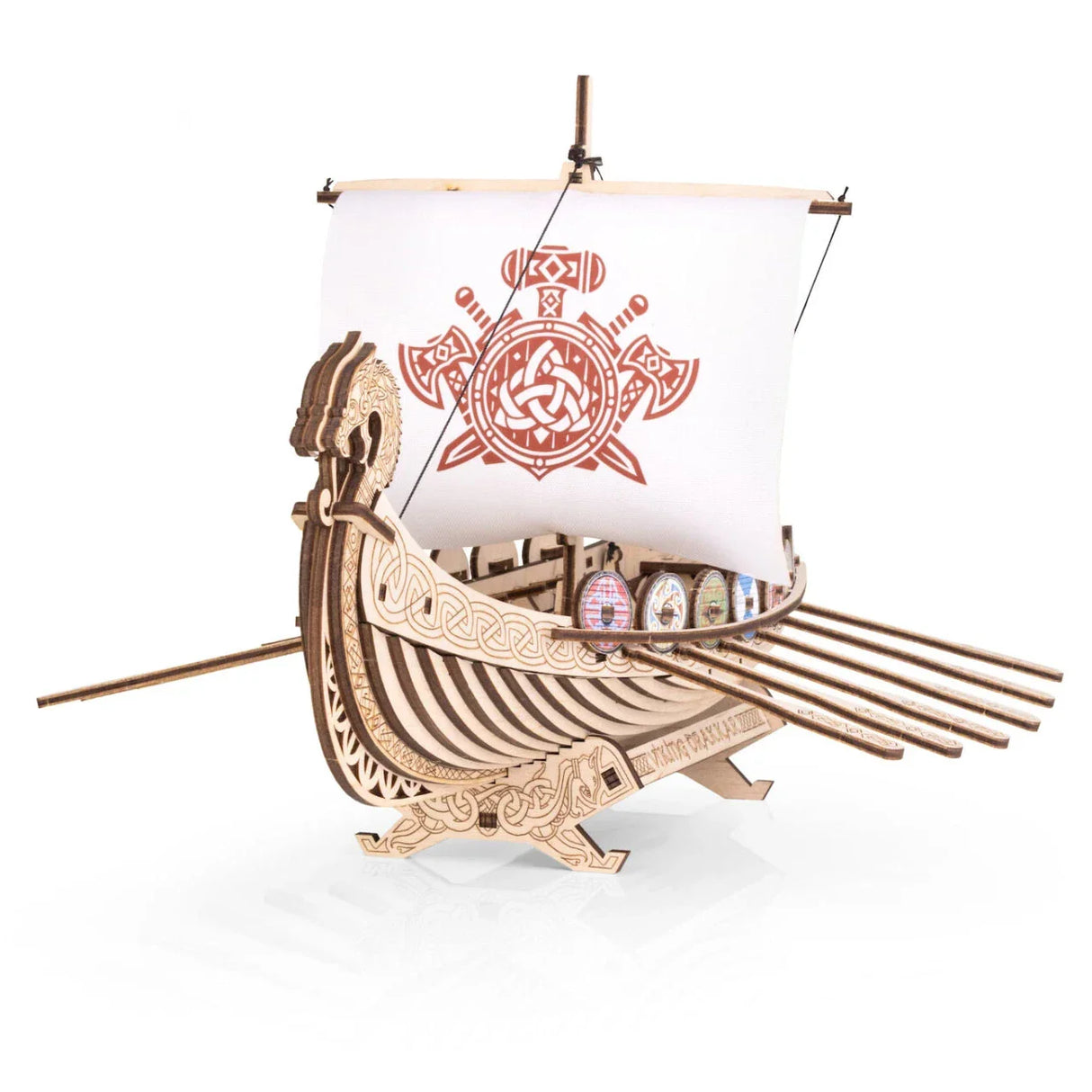 Hölzernes Wikingerschiff-Modell mit Segel und Rudern