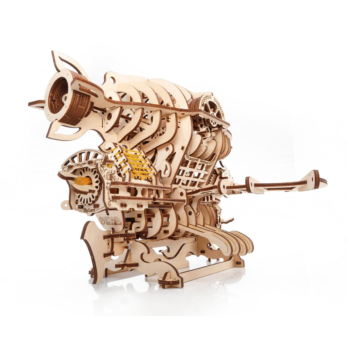 Holzmodell eines mechanischen Fisches mit Zahnrädern und Gummibändern