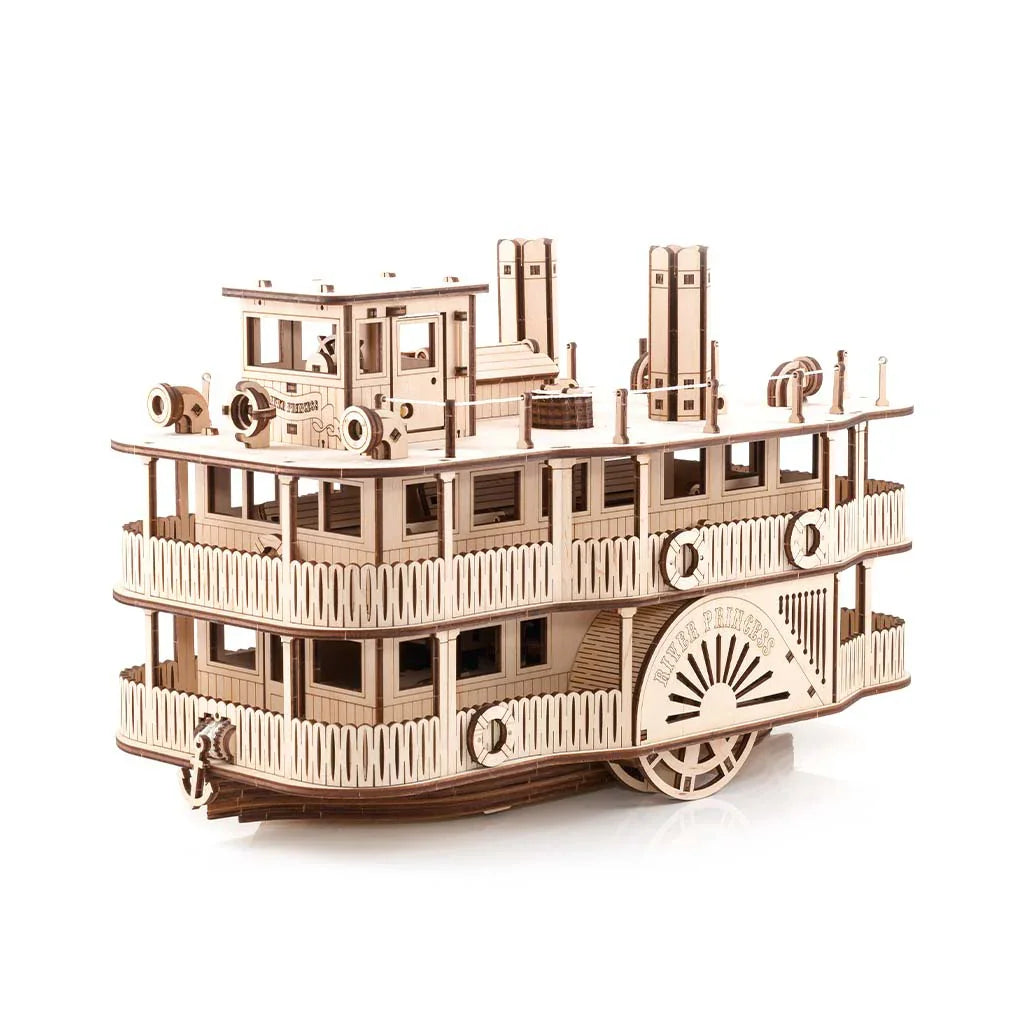 Holzmodell eines Raddampfers mit dem Namen River Princess