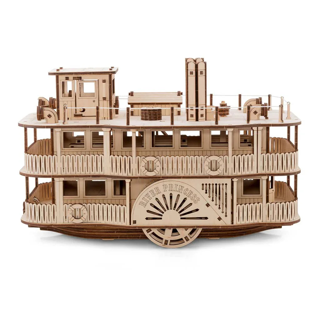 Modell eines Holzschaufelraddampfers mit dem Namen River Princess