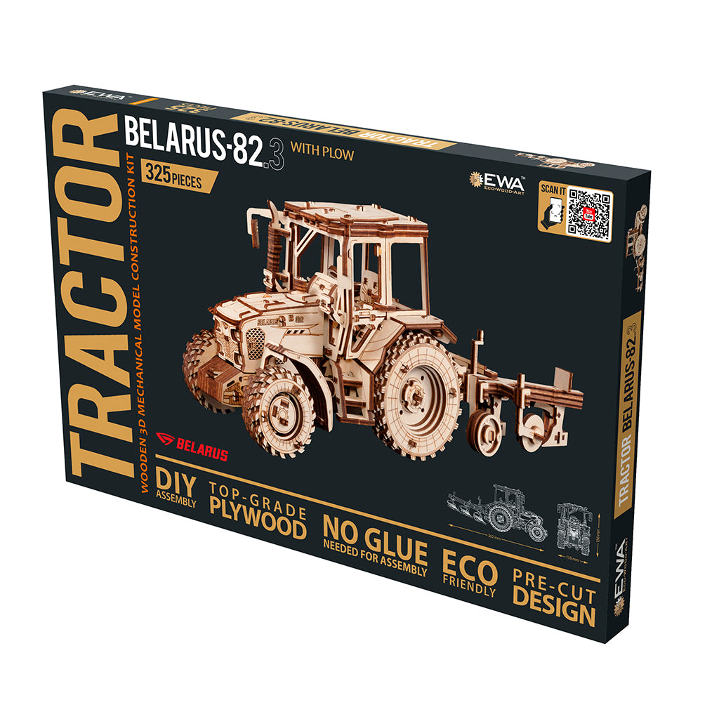 Verpackung des Belarus 823 Traktor Holzmodellbausatzes mit Pflug