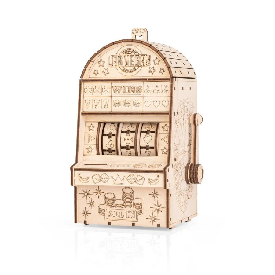 Hölzerner Spielautomat mit Las Vegas Gravur und Glückssymbolen