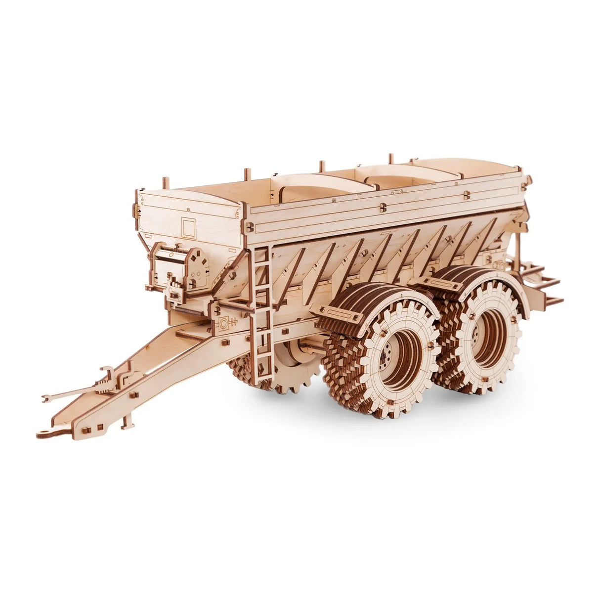 Holzmodell eines landwirtschaftlichen Anhängers mit großen Rädern und einer langen Deichsel