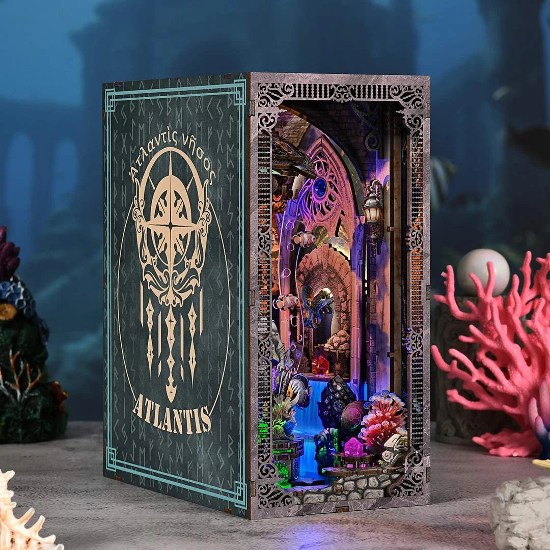 Buchstütze Atlantis mit Unterwasser-Diorama und LED-Beleuchtung