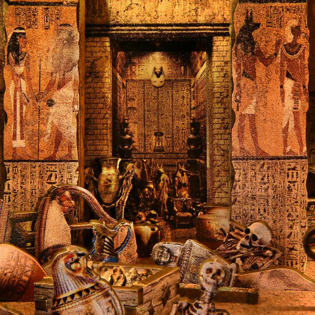 Ägyptische Grabkammer mit Hieroglyphen, Skeletten und Schätzen