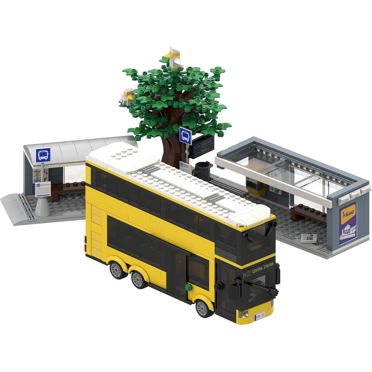 Gelber Doppeldeckerbus aus Bausteinen mit zwei Bushaltestellen und einem Baum