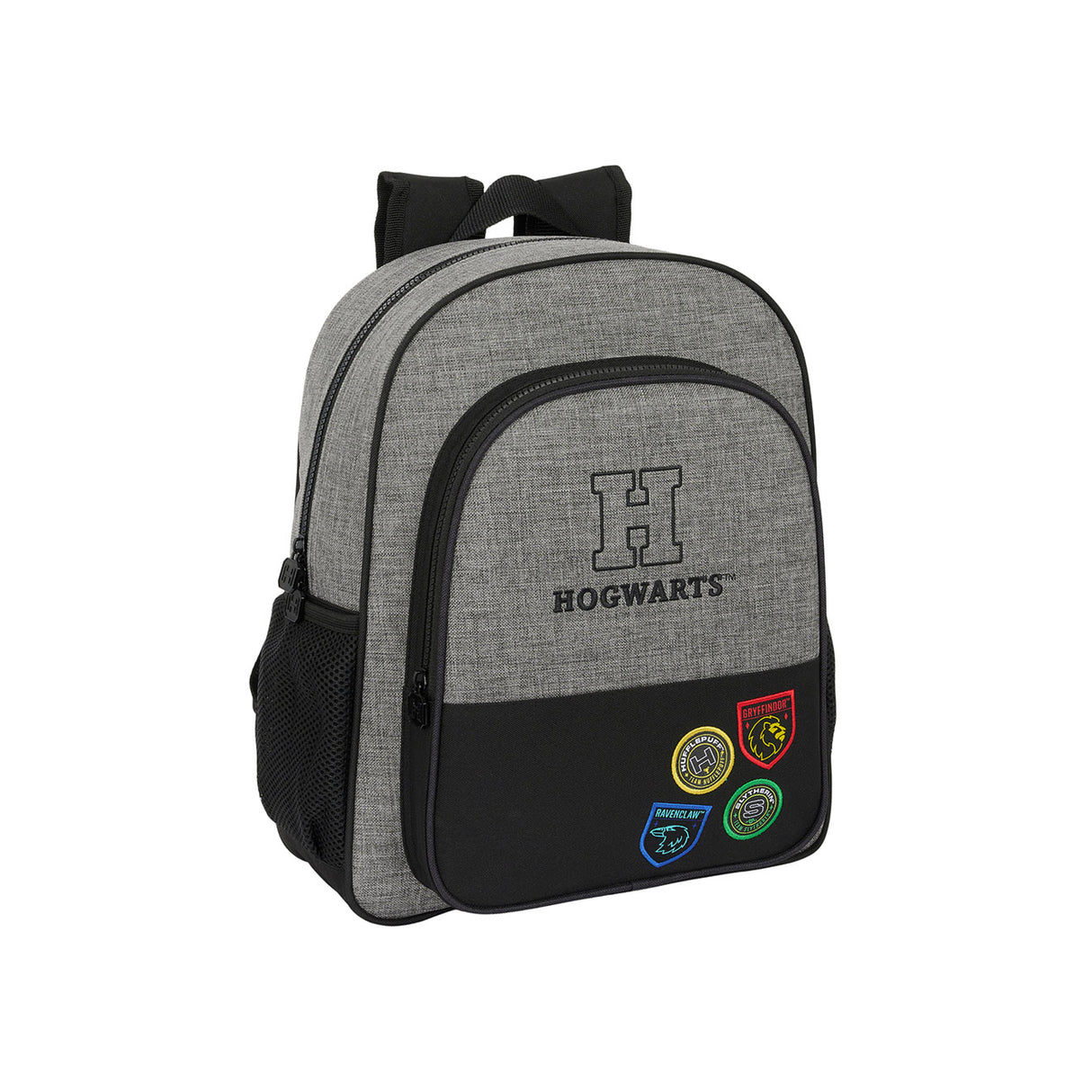 Grauer Hogwarts Rucksack mit vier Hauswappen auf der Vordertasche