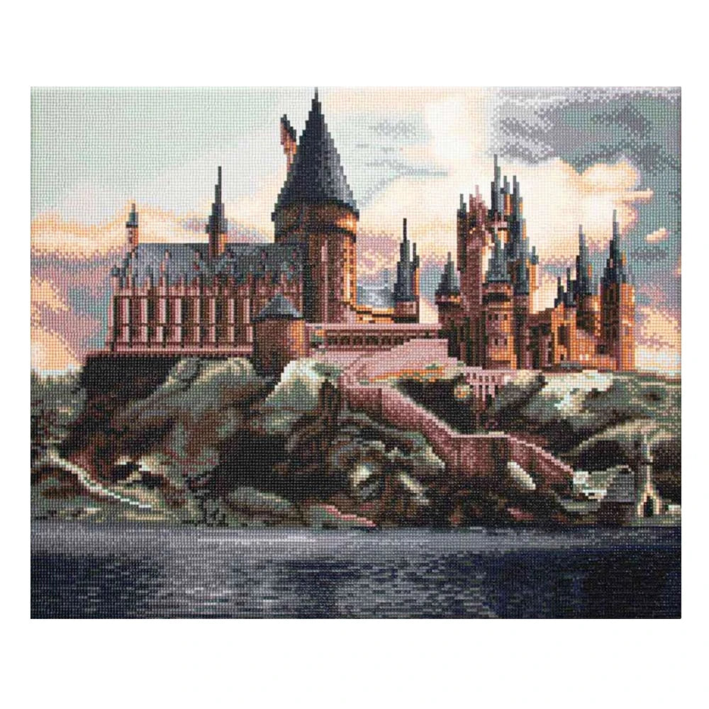 Harry Potter Schloss Hogwarts Diamond Painting mit Burg am See, Türmen und Bergen bei Sonnenuntergang
