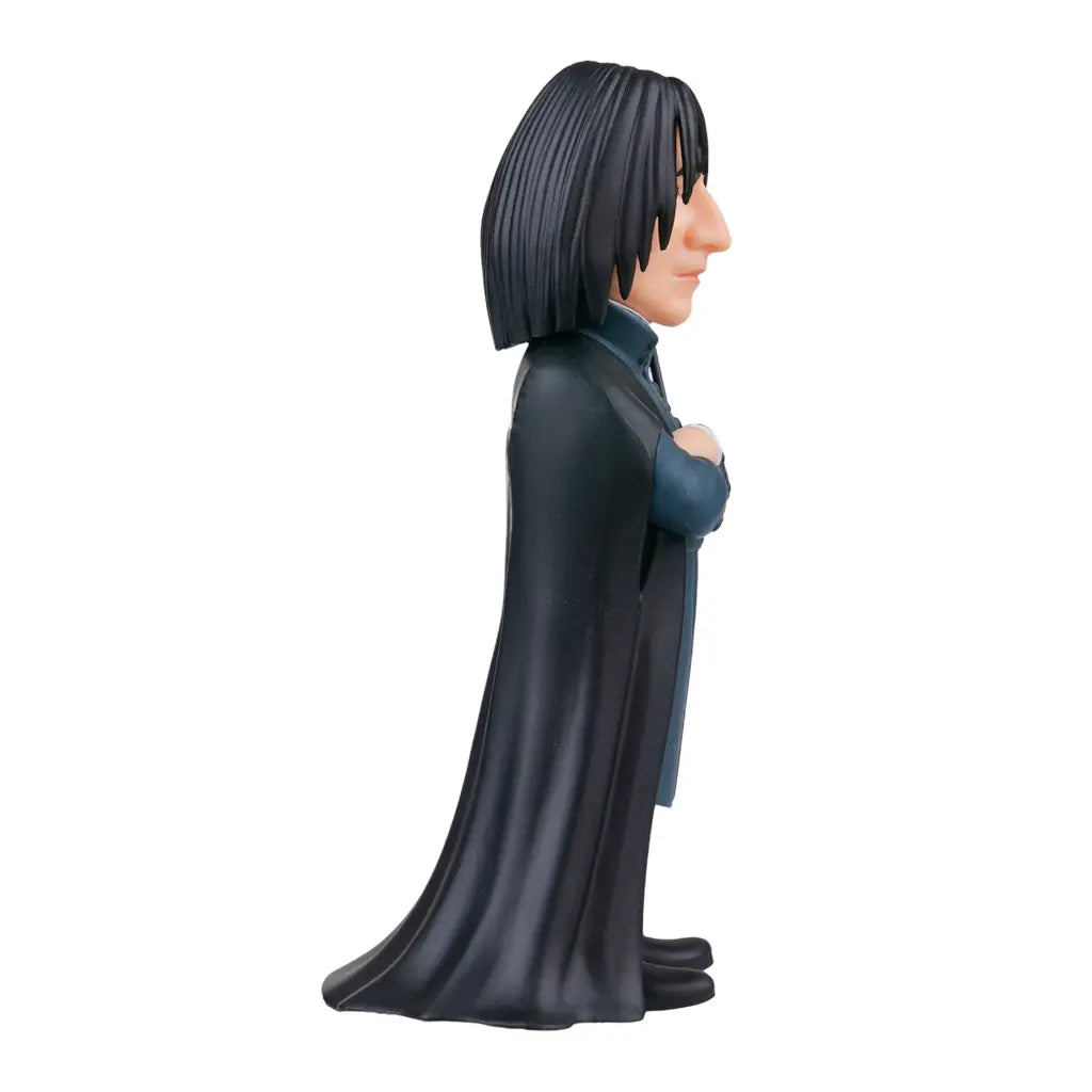 Snape Figur im Profil mit verschränkten Armen