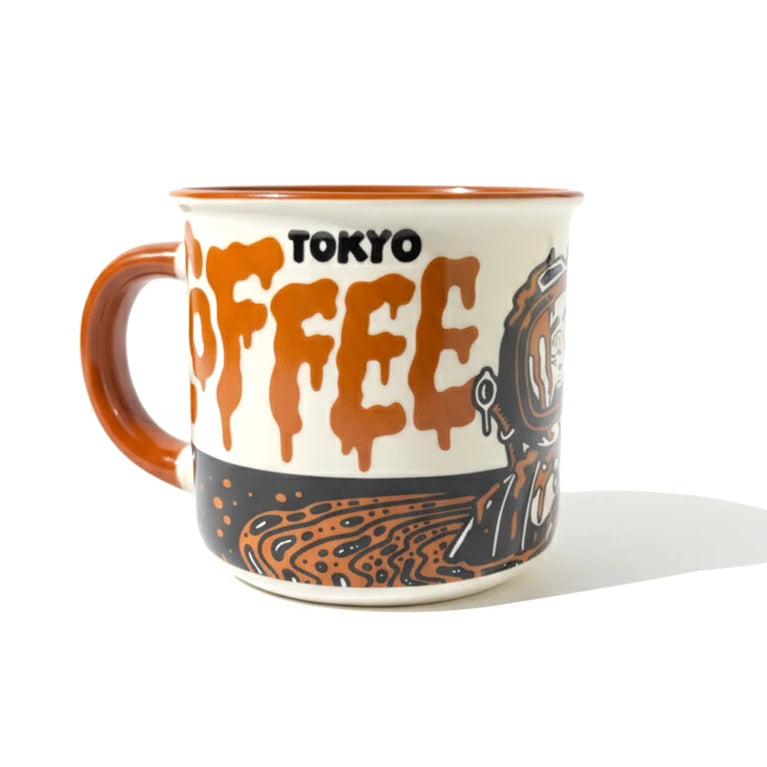 Keramiktasse mit Tokyo Coffee-Logo und Taucherhelm-Grafik