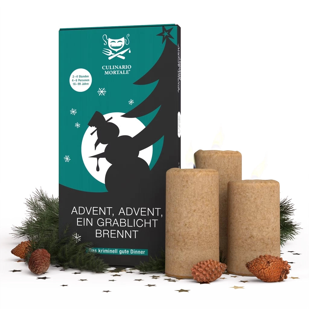 Spielschachtel Culinario Mortale Advent Advent ein Grablicht brennt mit drei Stumpenkerzen und Tannenzweigen