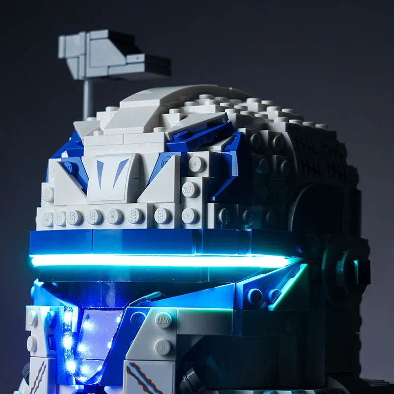 Lego Helm eines Star Wars Klonsoldaten mit blauer Beleuchtung