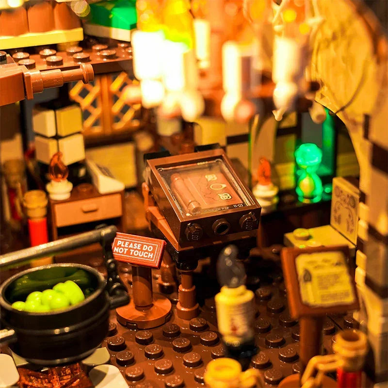 Detailansicht eines beleuchteten Lego Modells mit einem Schild mit der Aufschrift Bitte nicht berühren