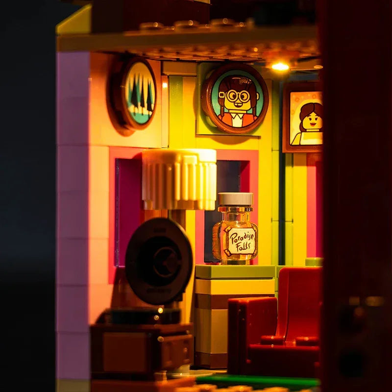 Beleuchtetes Lego Zimmer mit Paradise Falls Glas und Wandbildern