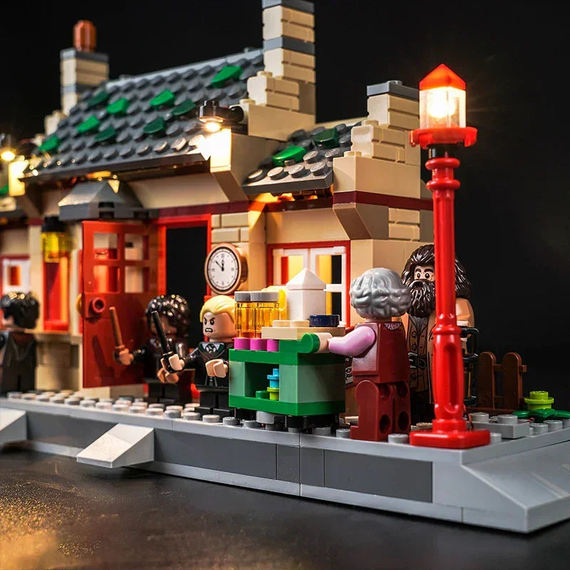 Beleuchtetes Lego Harry Potter Bahnhof Set mit Minifiguren auf dem Bahnsteig