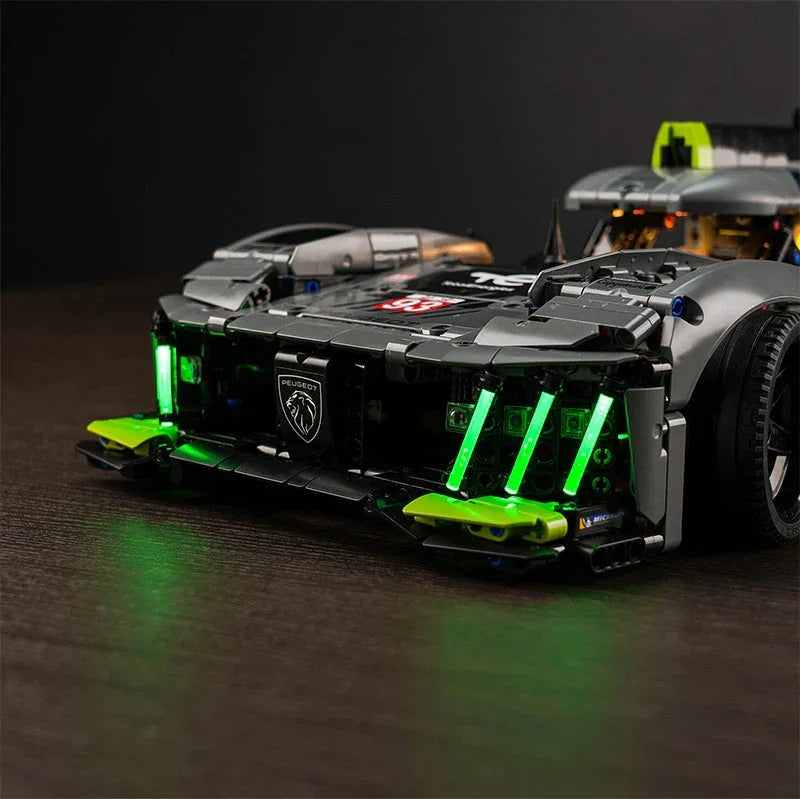 Lego Technic Peugeot Rennwagen Modell mit leuchtenden grünen Scheinwerfern