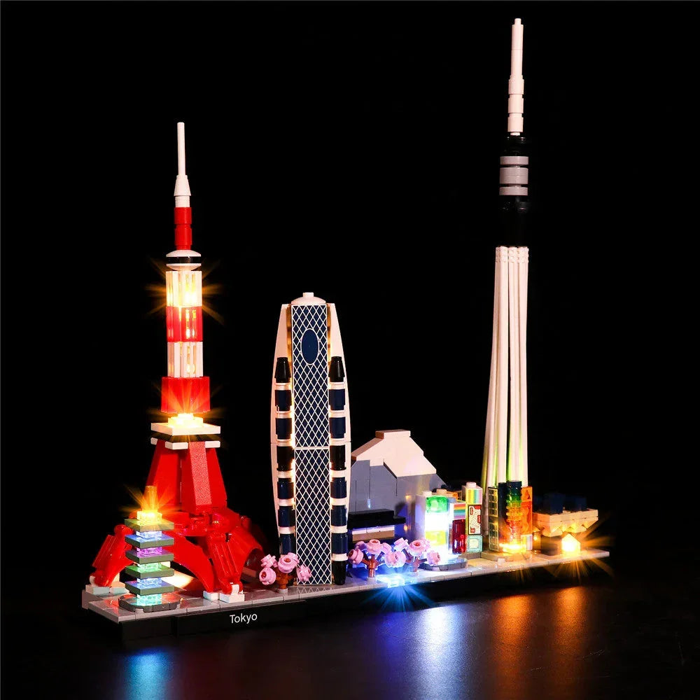 Beleuchtetes Lego Architektur Modell der Skyline von Tokio vor schwarzem Hintergrund