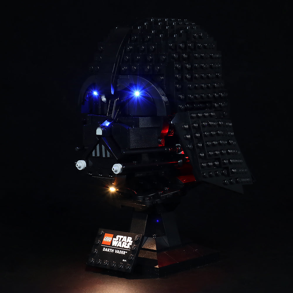 Beleuchteter Lego Star Wars Darth Vader Helm auf einem schwarzen Sockel