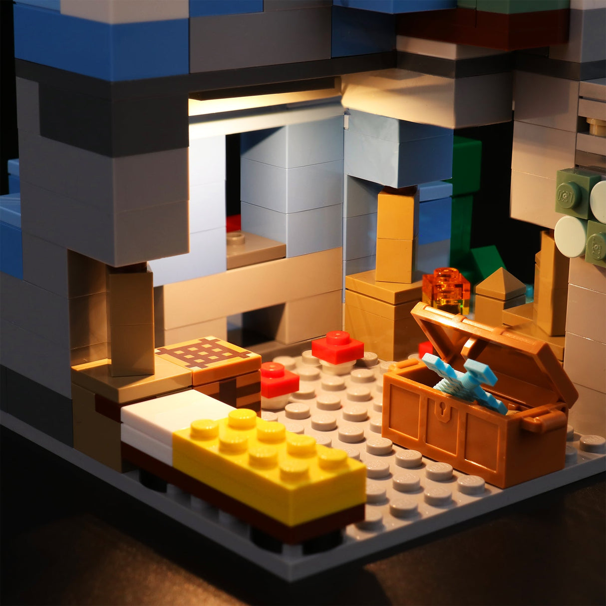 Beleuchtetes Minecraft Lego Set mit Bett Werkbank und einer Truhe mit blauem Schwert